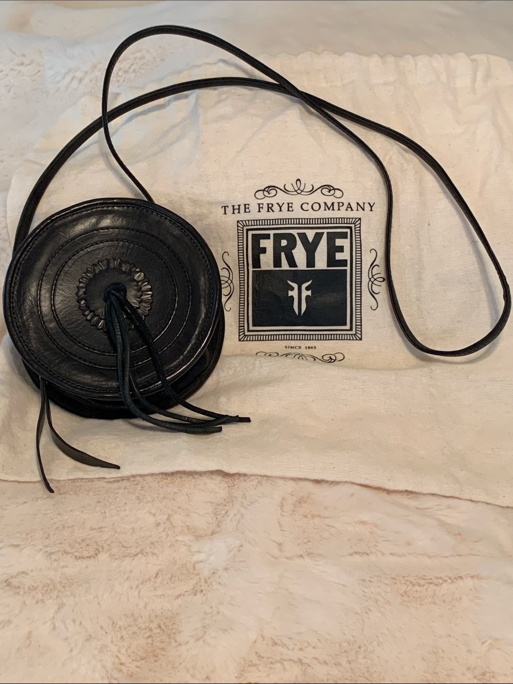 Frye Leather Circle Purse Black